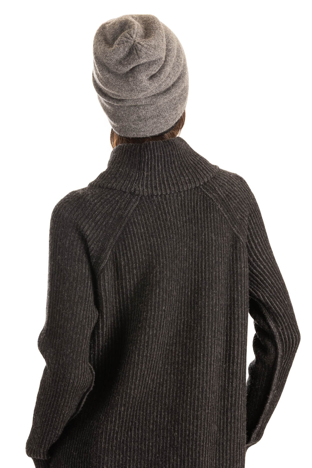 F161A_SlouchyBeanie_Thunder_E2