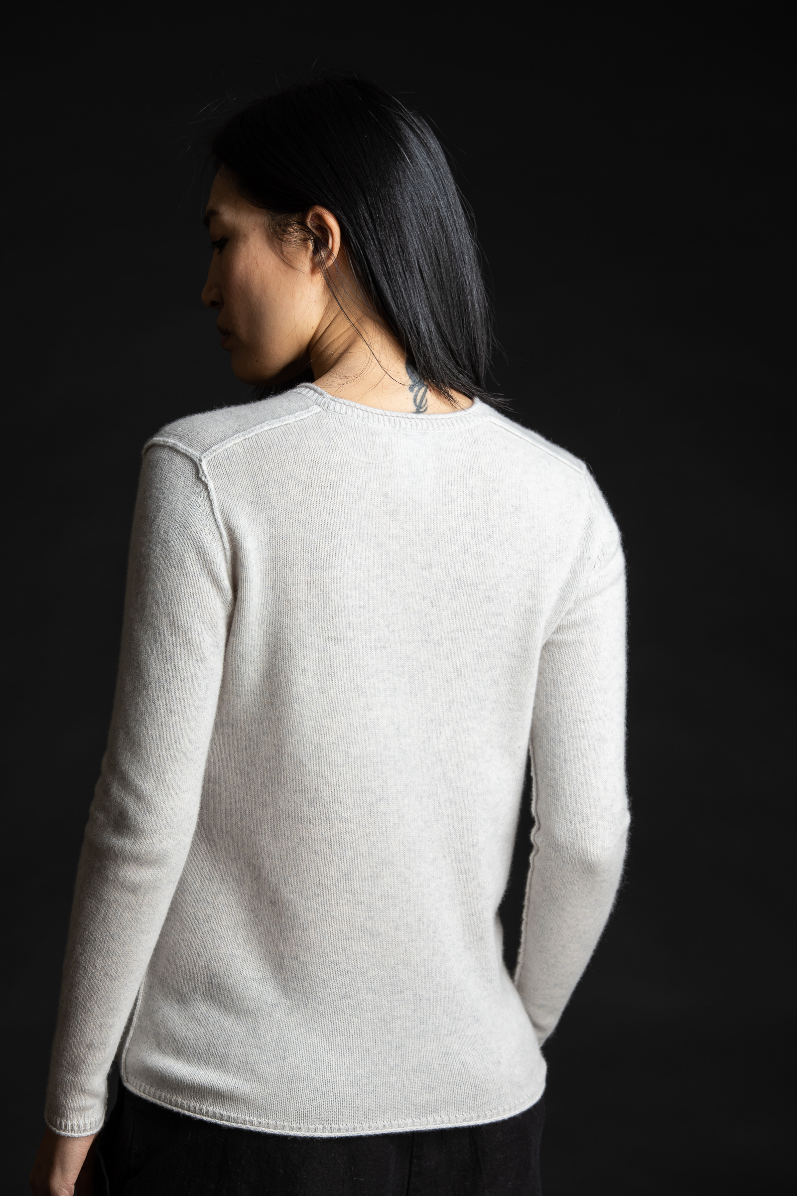 Paychi Guh | Cozy Luxe Crew, Snow Grey, 100% Baby Cashmere Paychi Guh | Cozy Luxe Crew, Snow Grey, 100% Baby Cashmere