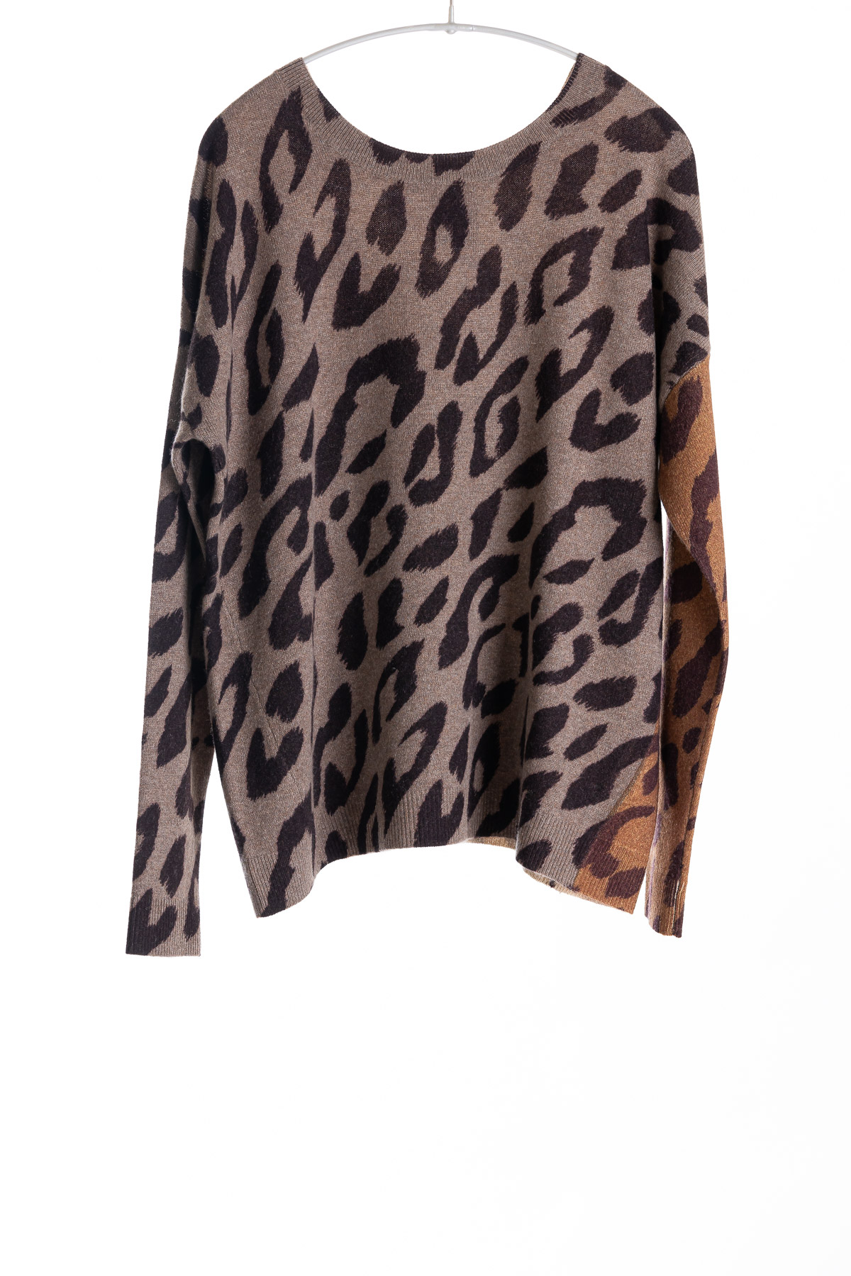 F475P_ReversibleLeopardPullover_CaribouBronze_H1Front