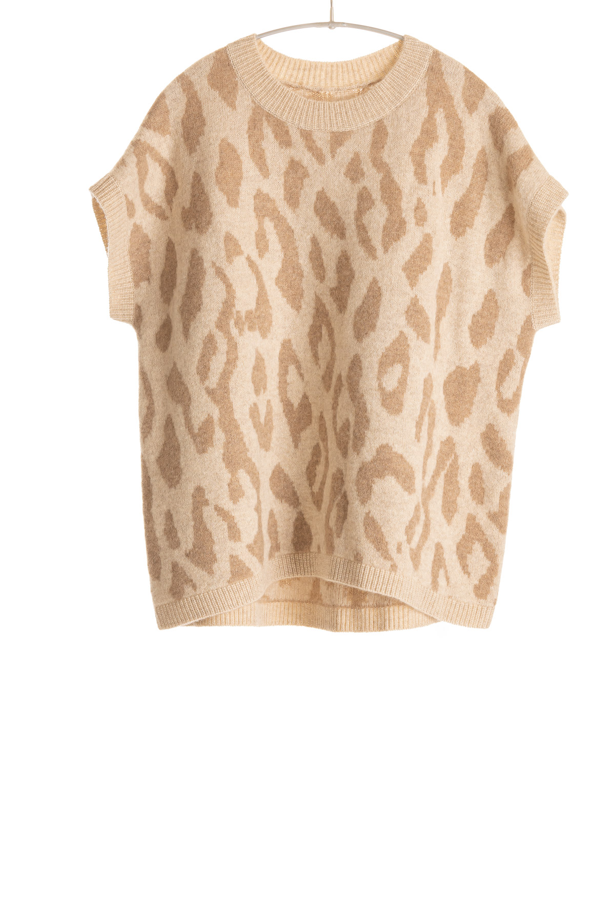 F478A_LeopardJacquardVest_Tan_H1Front