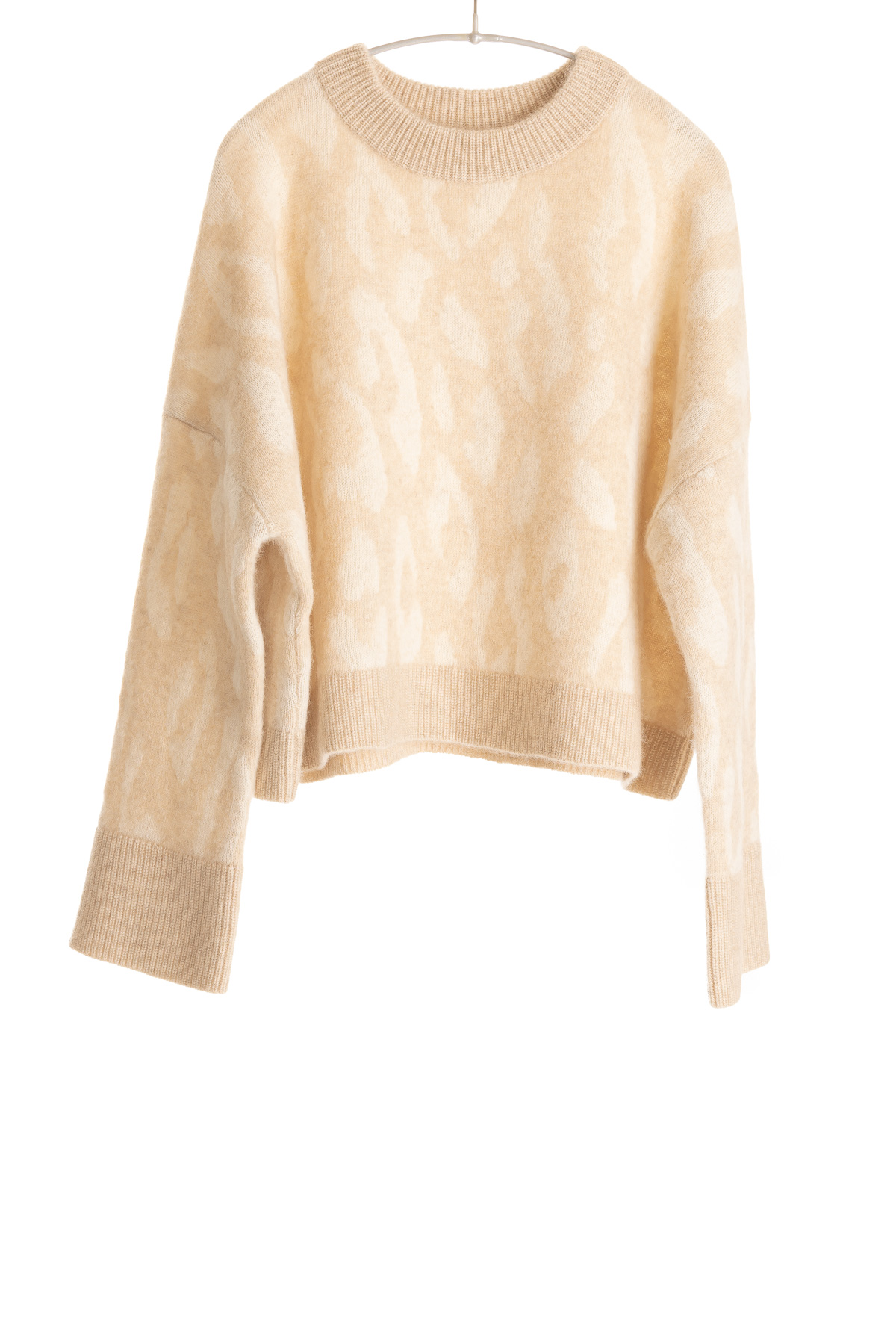 F487_BoxyLeopardPullover_Cream_H1Front