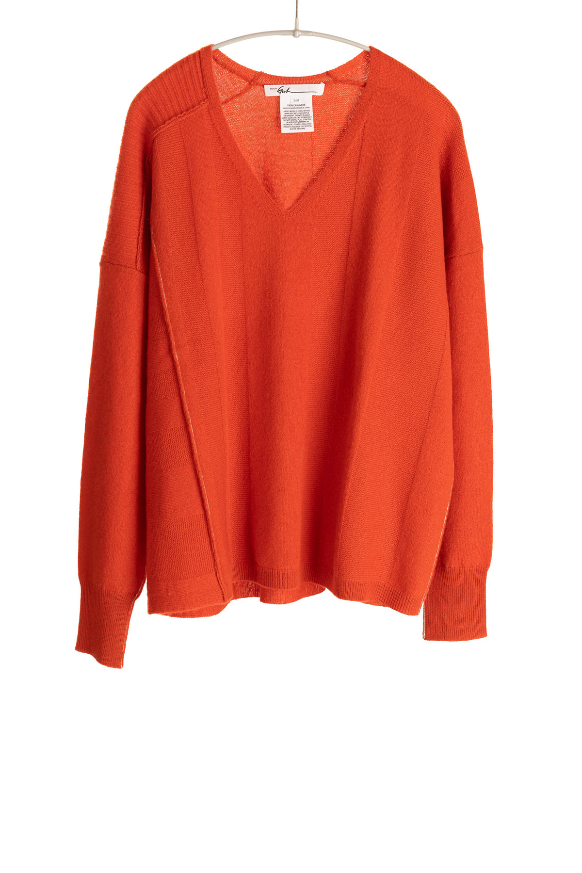 F254B_PanelVNeckPullover_RococcoRed_H1Front