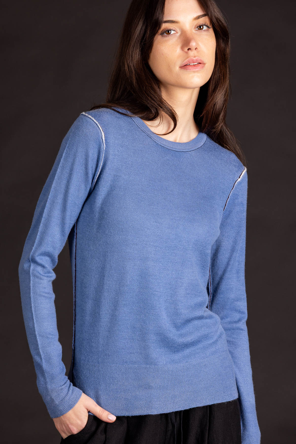 F331B_ReversiblePrintedCrew_Blue_E3