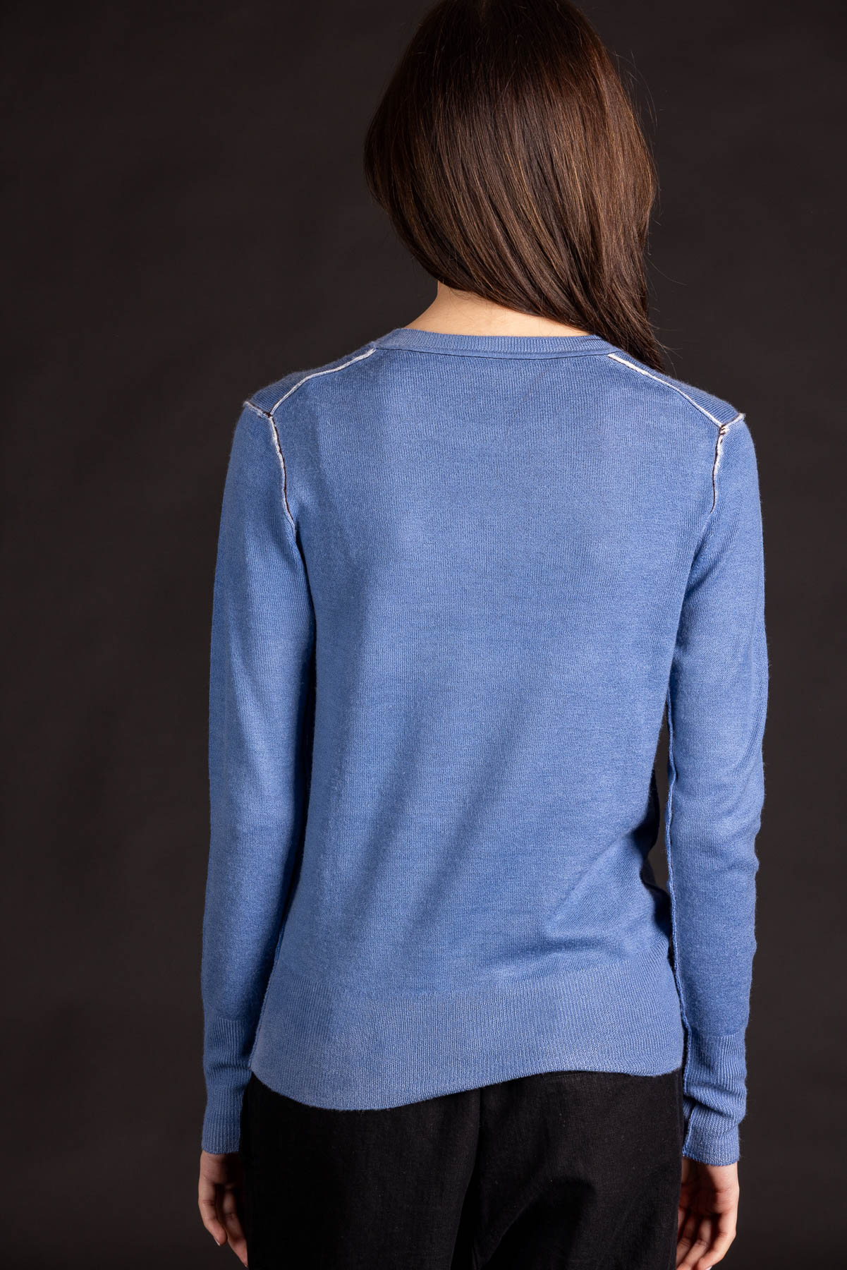 F331B_ReversiblePrintedCrew_Blue_E4