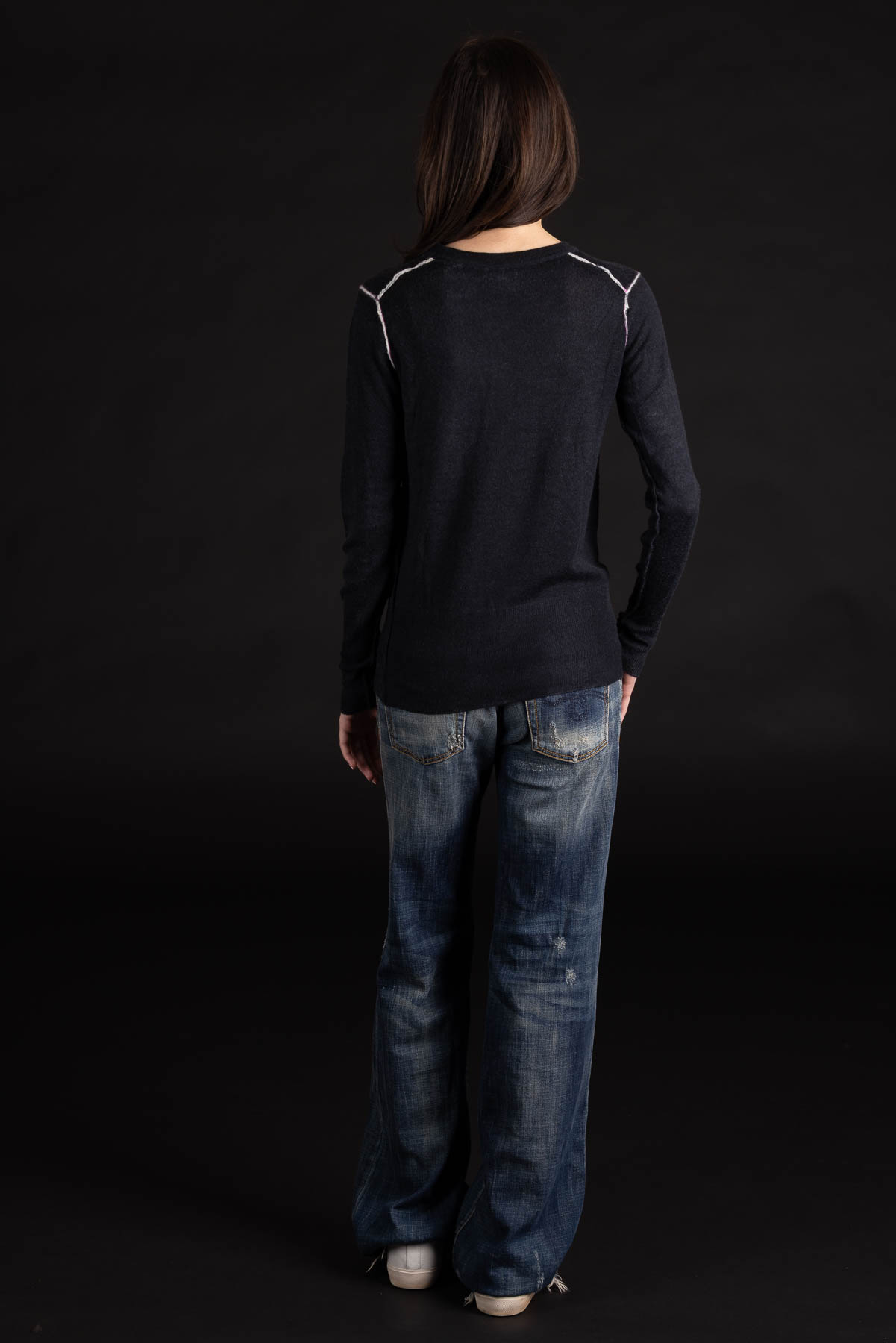 F331B_ReversiblePrintedCrew_OffBlack_E3