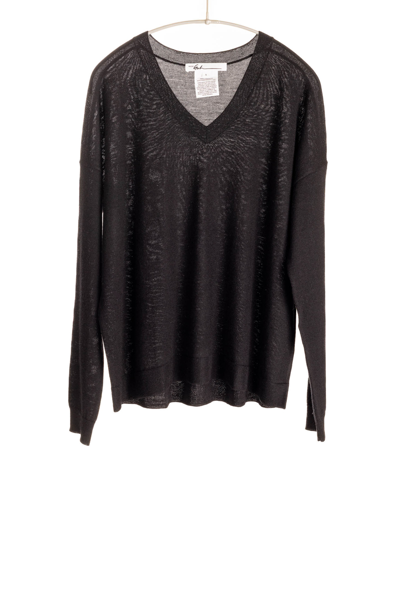 F495_EverydayVNeckPullover_Black_H1Front