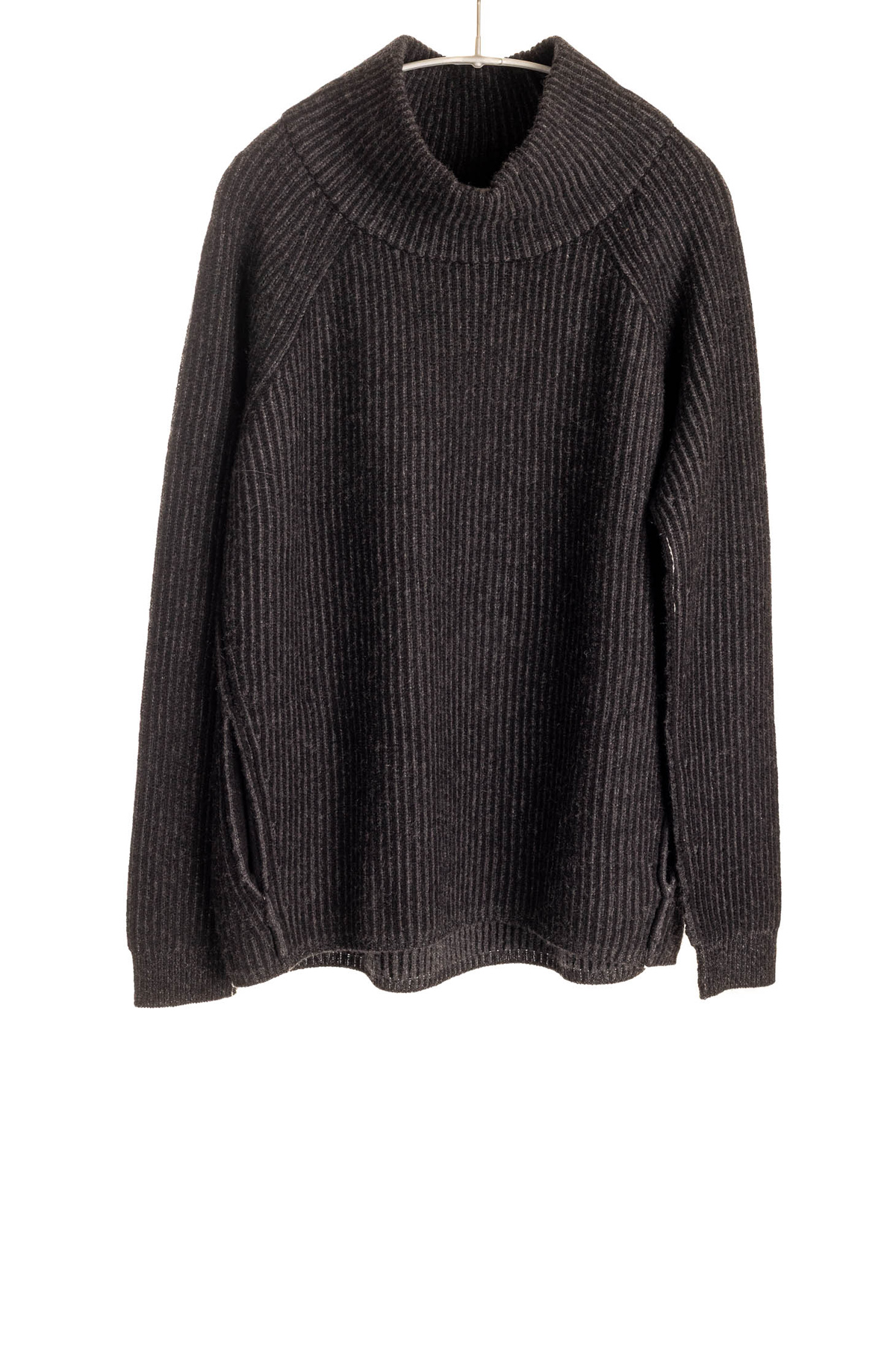 F497A_TwoToneMockPullover_BlackCharcoal_H1Front