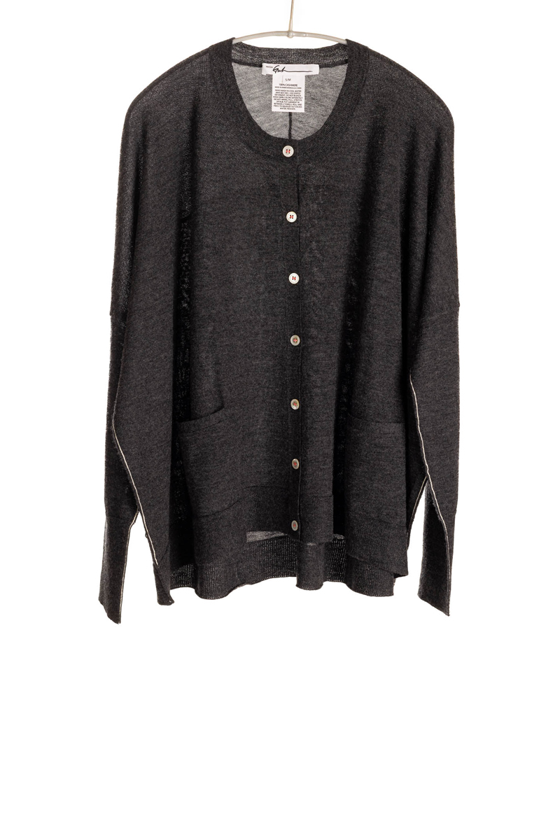 F498_BoxyCardigan_Charcoal_H1Front
