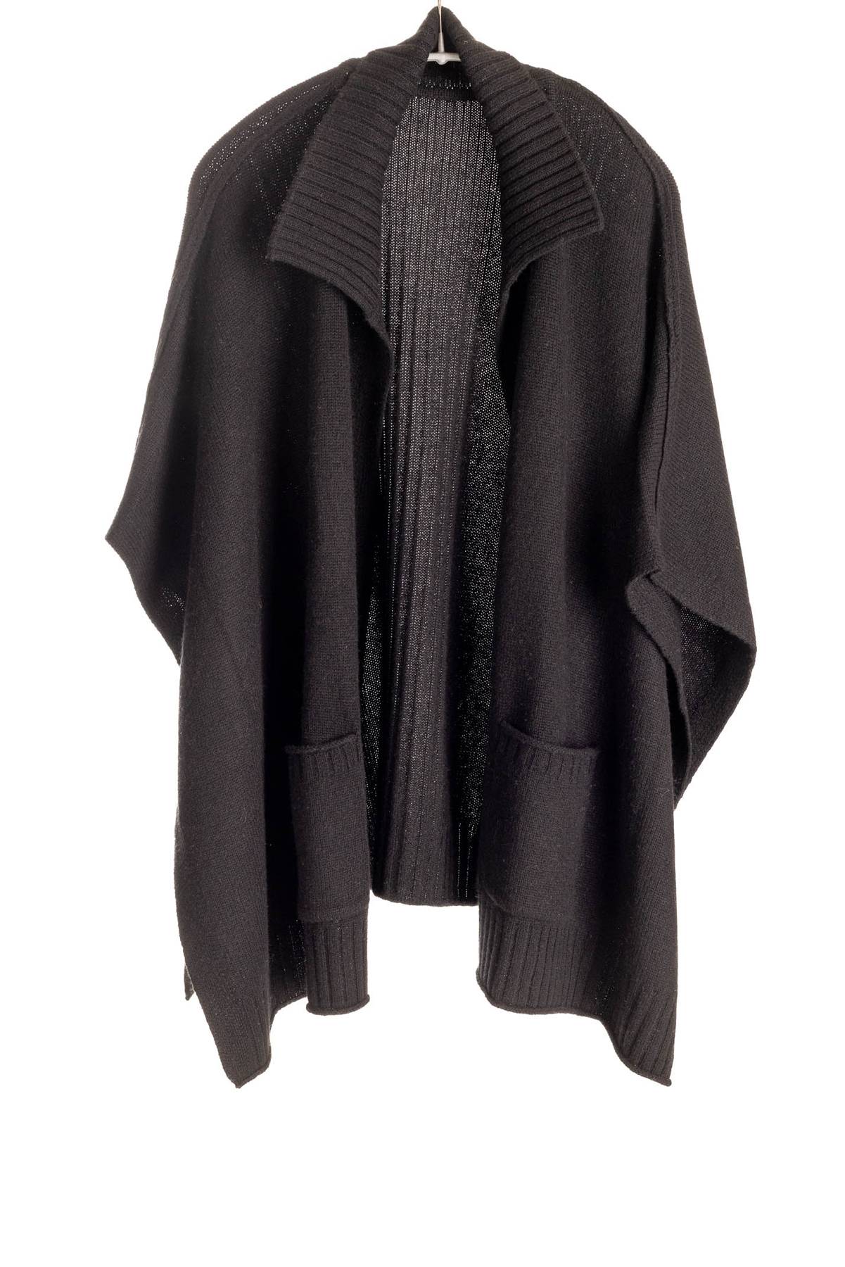 F504_CollaredWrap_Black_H1Front