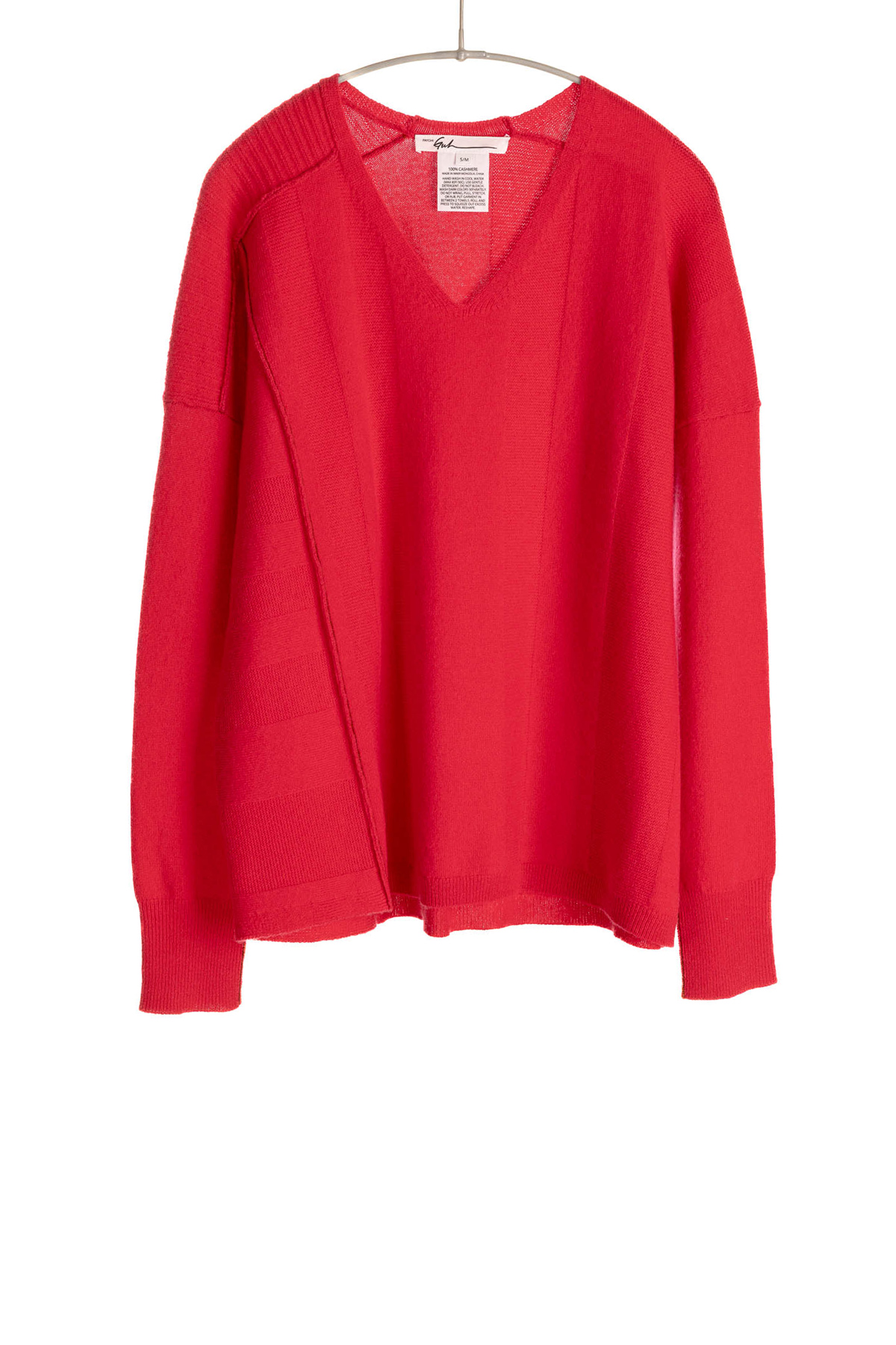 F254B_PanelVNeckPullover_Lipstick_H1Front