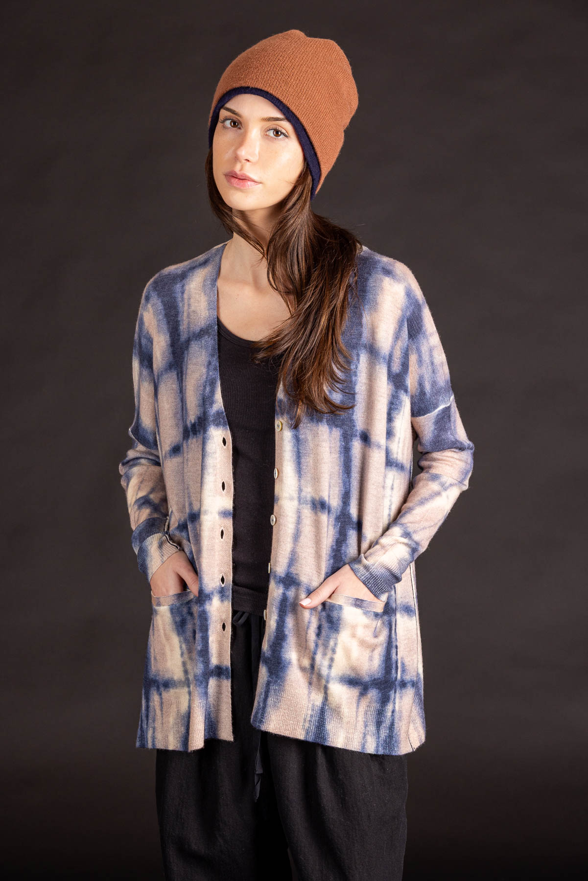 F502P_PlaidVNeckCardigan_LavenderNavy_E2
