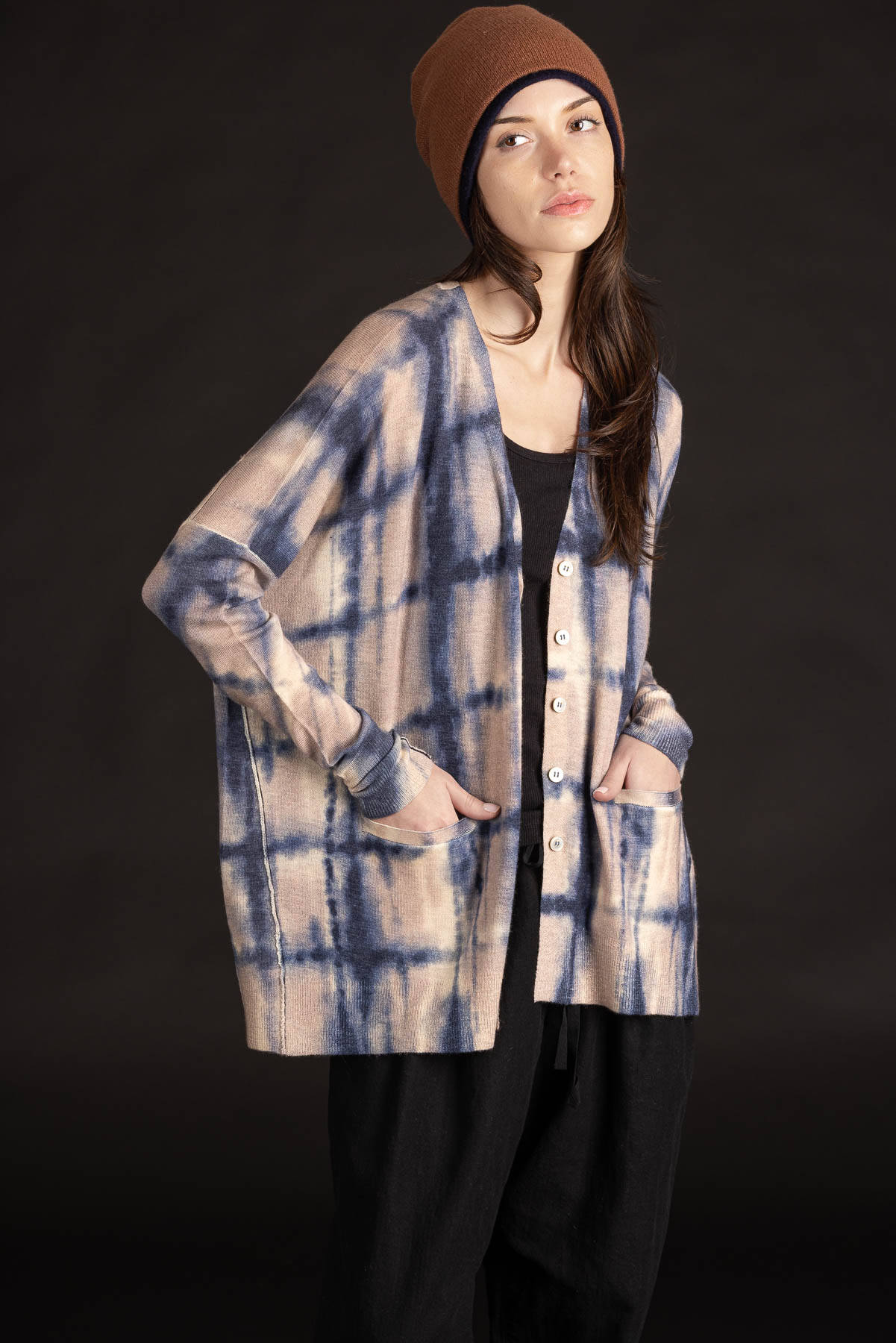 F502P_PlaidVNeckCardigan_LavenderNavy_E3